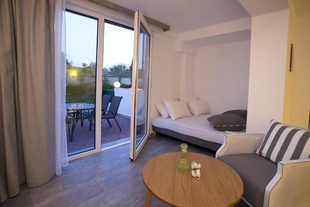 Kapahi Seaview Hotel Apartments Potos Zewnętrze zdjęcie
