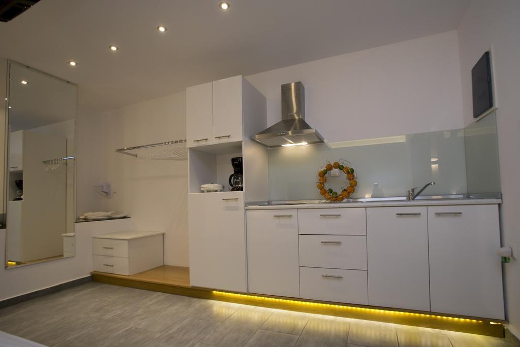 Kapahi Seaview Hotel Apartments Potos Zewnętrze zdjęcie